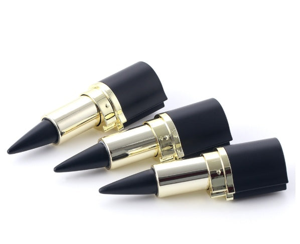 Flawless, Smudge-Proof Eyes with Our Waterproof Black Eyeliner! ✨👁️