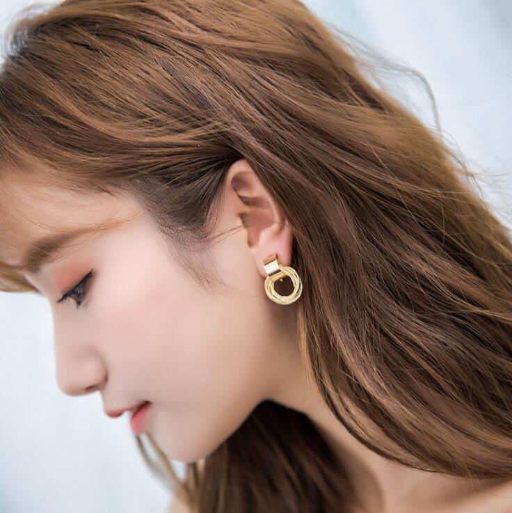 Cold wind geometric female ring winding ear clip