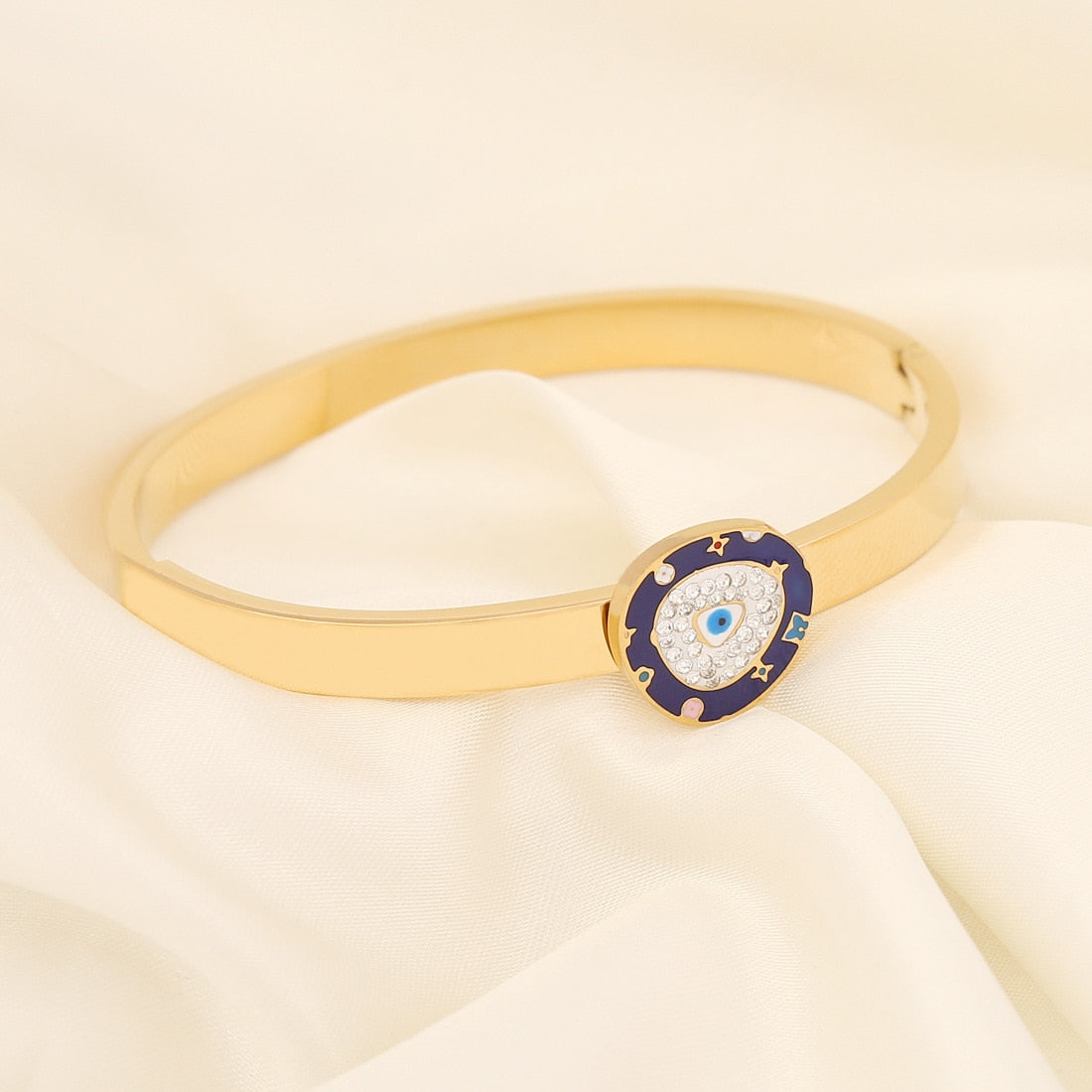 Love Heart Eye Bangle: Fashionable Stainless Steel Bracelet for Women