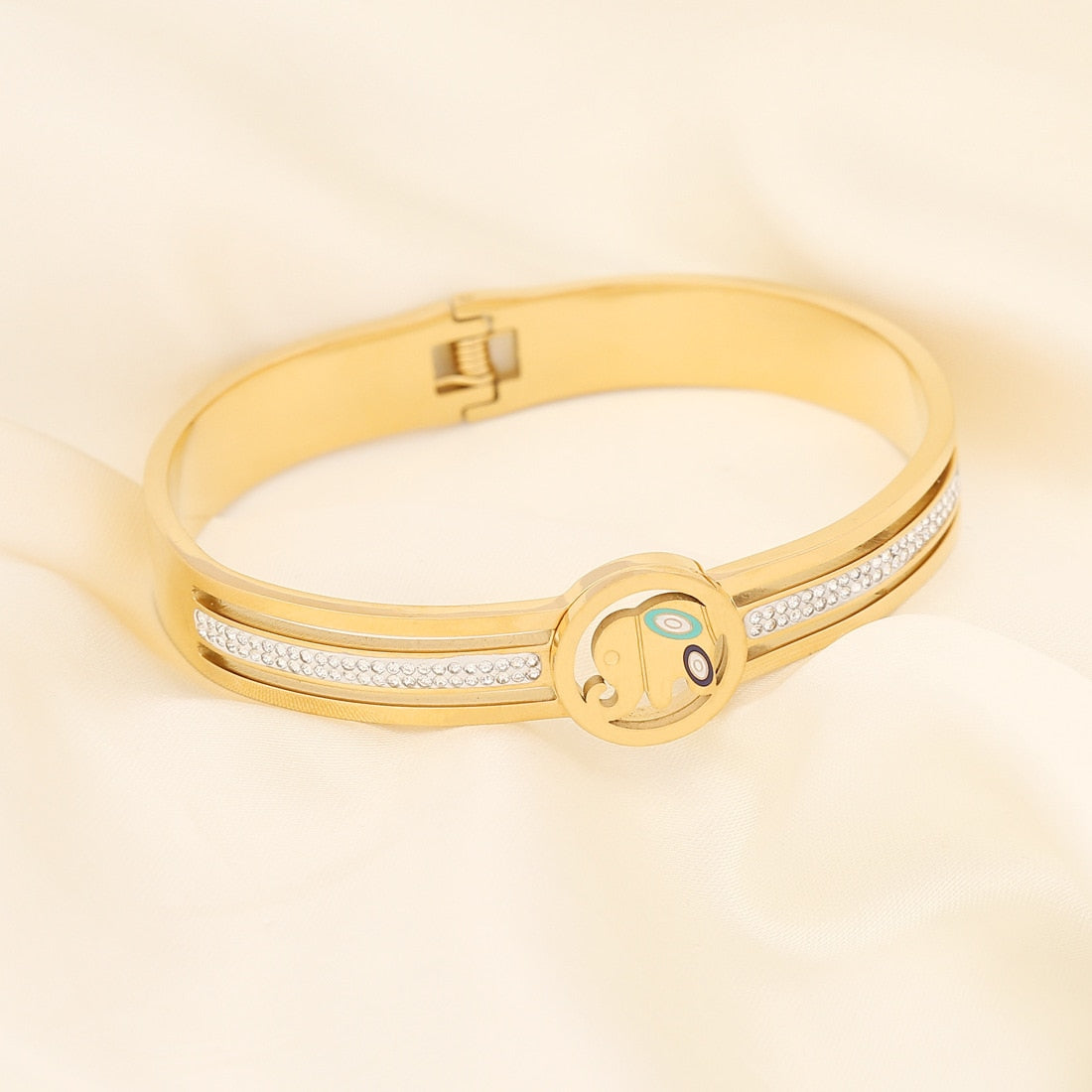 Love Heart Eye Bangle: Fashionable Stainless Steel Bracelet for Women