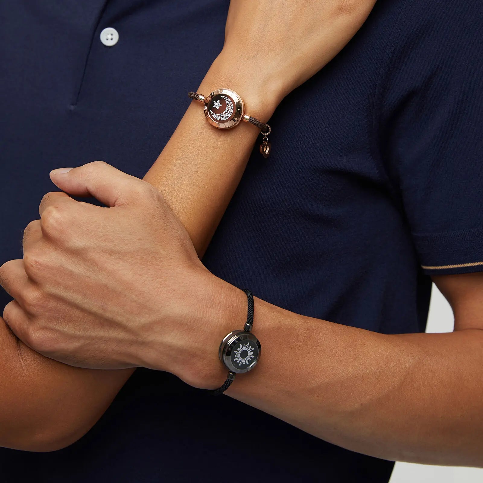 totwoo Long Distance touch Light up Vibrate Bracelets for Couples