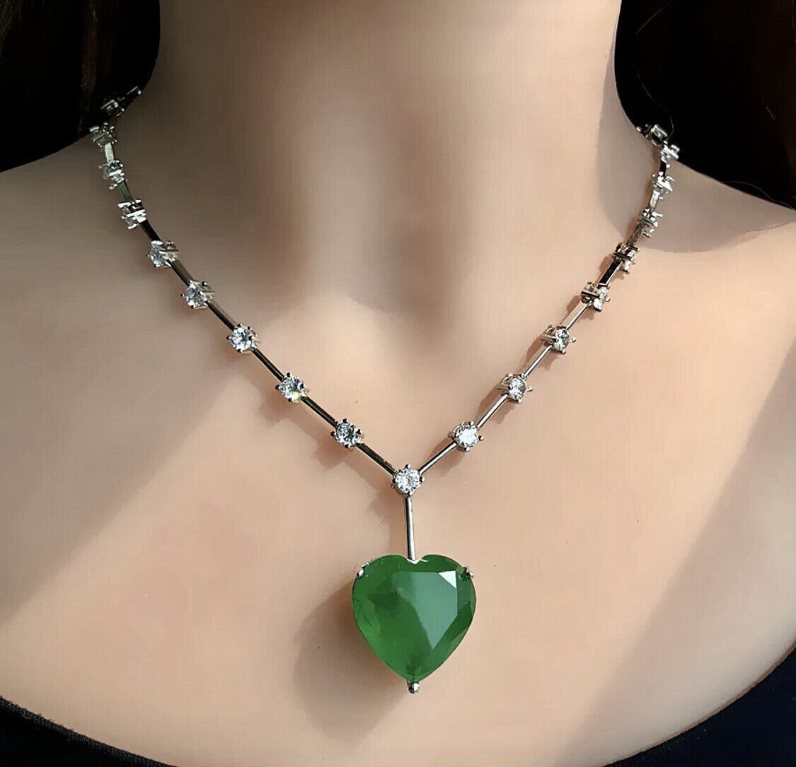 18k White Gold GP Heart Pendant Necklace made w Swarovski Crystal Green Stone