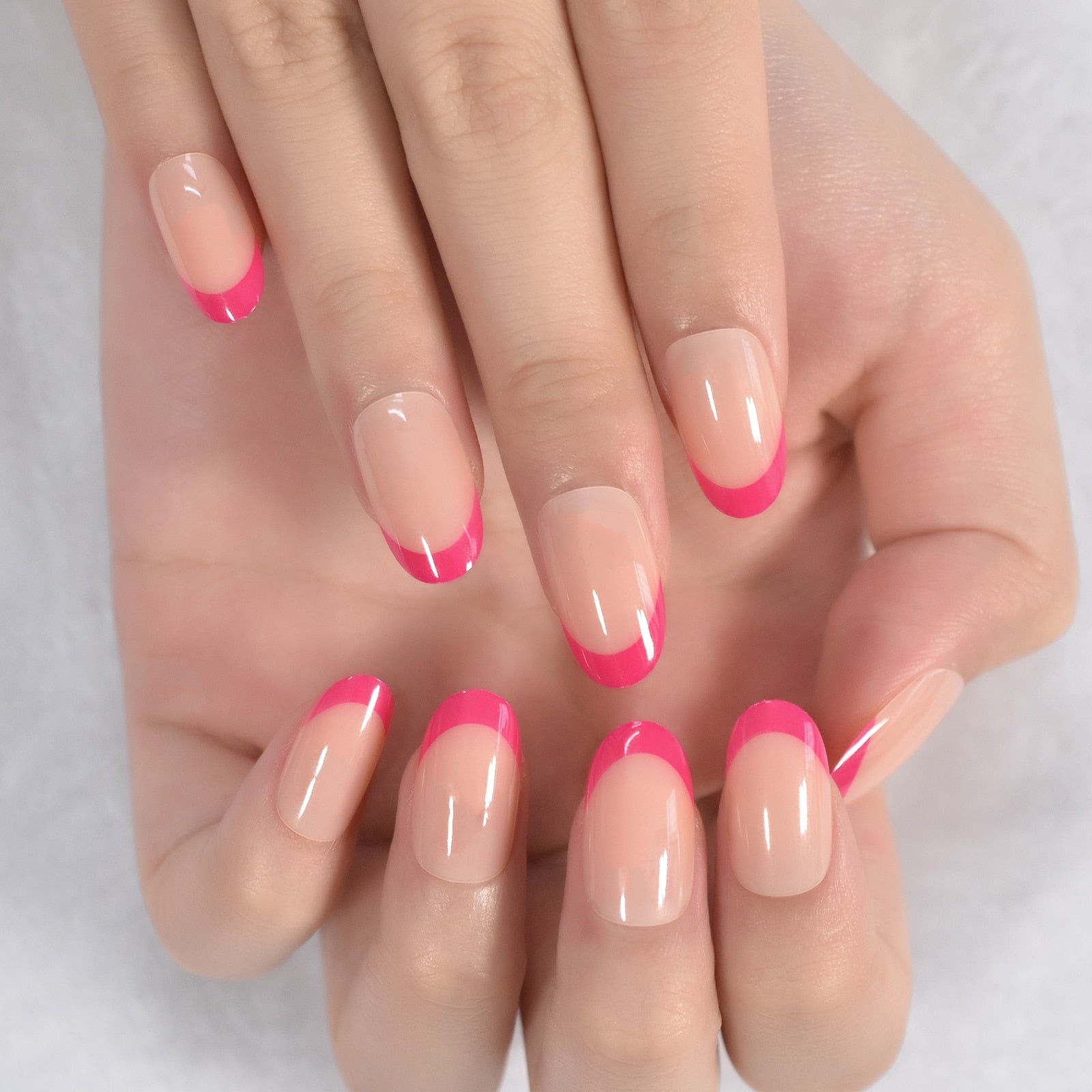 Radiant Reusable Medium Oval False Nails in Glossy Light Purple - Elevate Your Manicure Game
