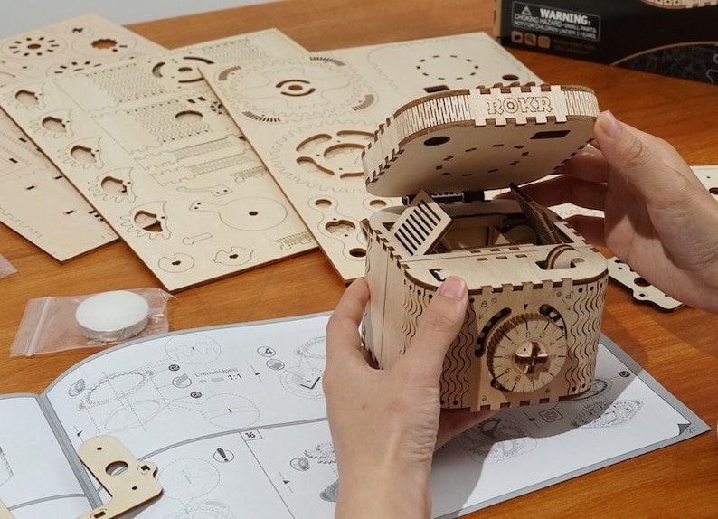 Engaging 3D Wooden Puzzle: Craft Your Own Treasure Box – Perfect Gift for All Ages